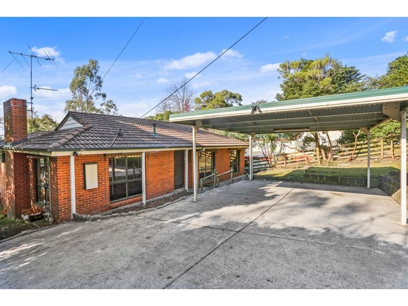 6 Hillcrest Grove, Healesville VIC 3777
