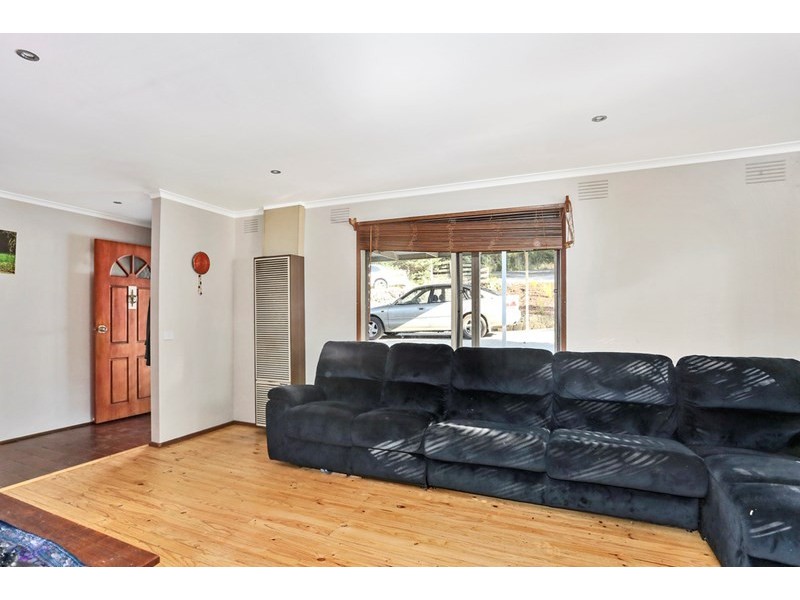 6 Hillcrest Grove, Healesville VIC 3777