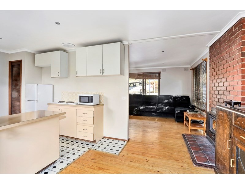 6 Hillcrest Grove, Healesville VIC 3777