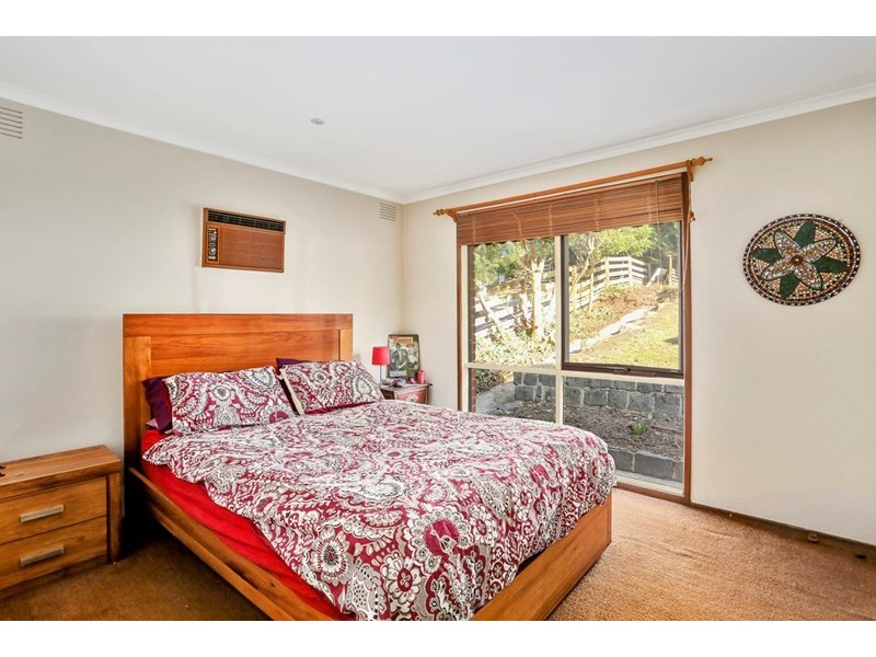 6 Hillcrest Grove, Healesville VIC 3777