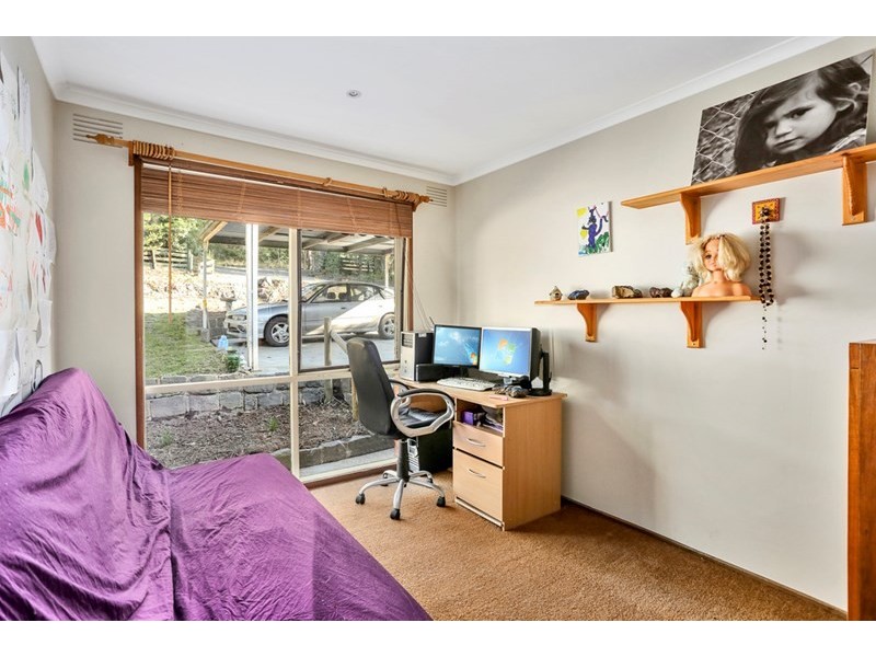 6 Hillcrest Grove, Healesville VIC 3777