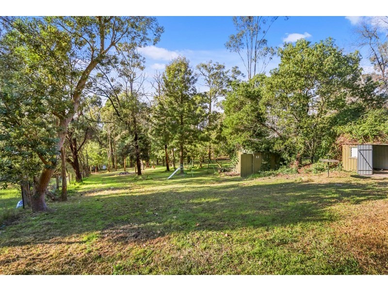 6 Hillcrest Grove, Healesville VIC 3777