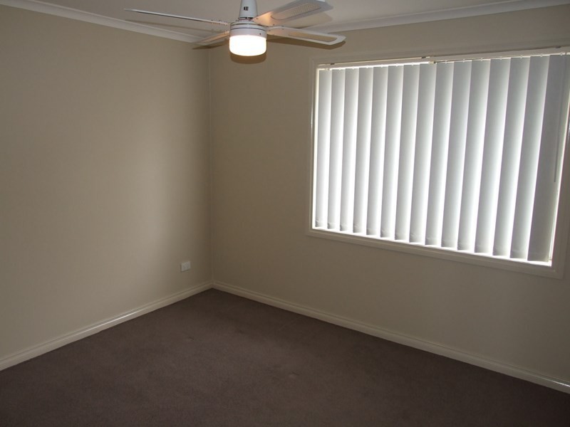 6 Ambleside Close, Mooroolbark VIC 3138
