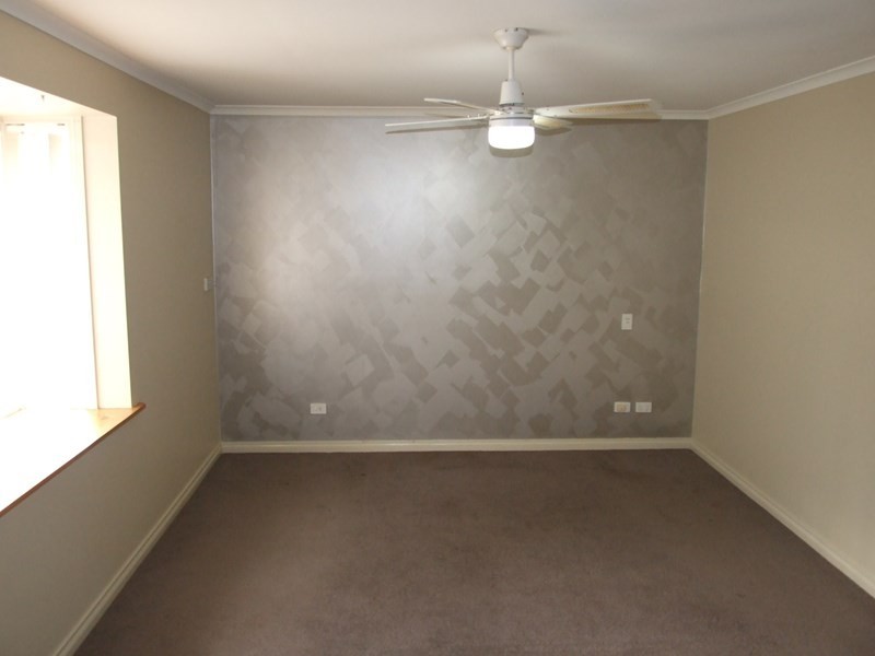 6 Ambleside Close, Mooroolbark VIC 3138