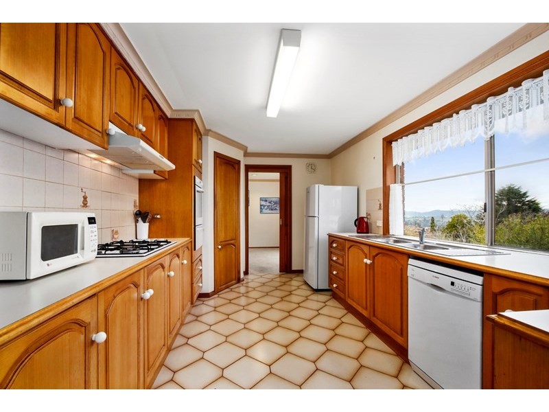 30 Crown Point Ridge, Chirnside Park VIC 3116