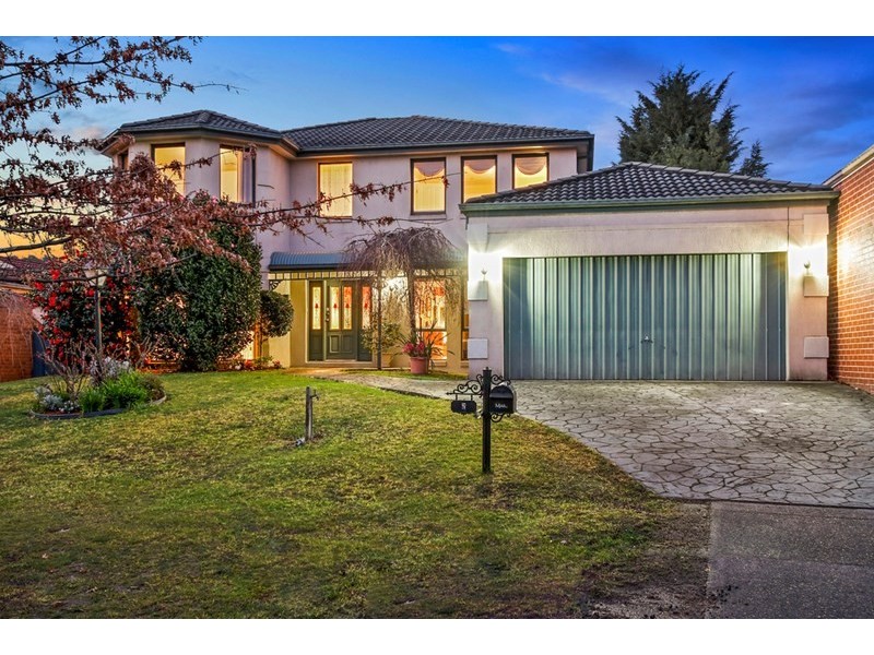 7 Ambleside Close, Mooroolbark VIC 3138
