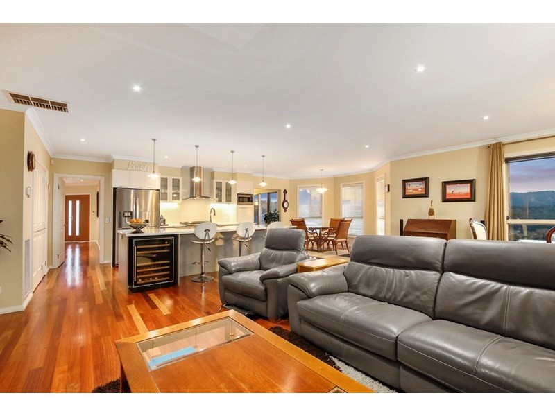 4 Grand  View Grove, Lilydale VIC 3140