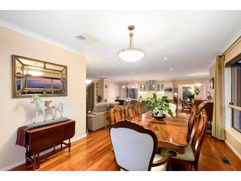 4 Grand  View Grove, Lilydale VIC 3140