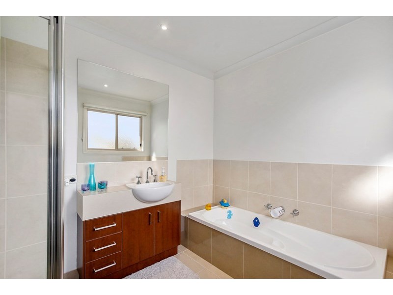 2/11 Bowen Road, Lilydale VIC 3140