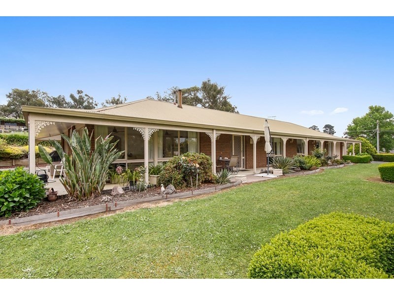 10 Read Road, Seville VIC 3139