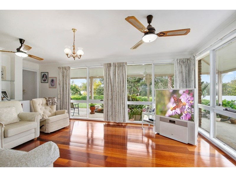 10 Read Road, Seville VIC 3139