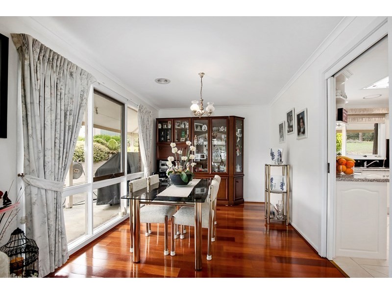 10 Read Road, Seville VIC 3139