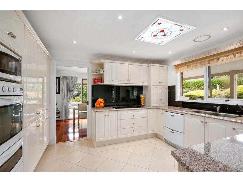 10 Read Road, Seville VIC 3139