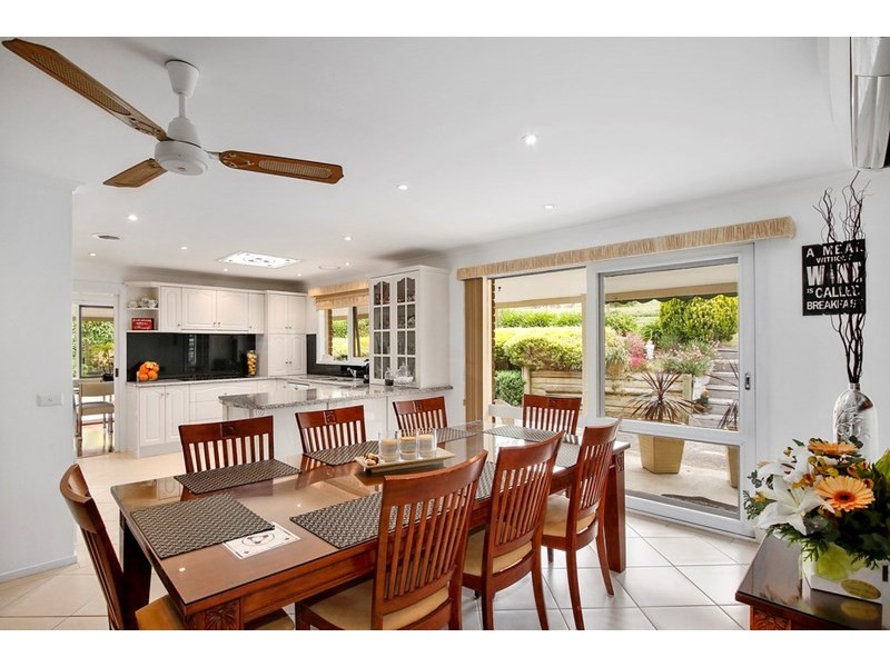 10 Read Road, Seville VIC 3139