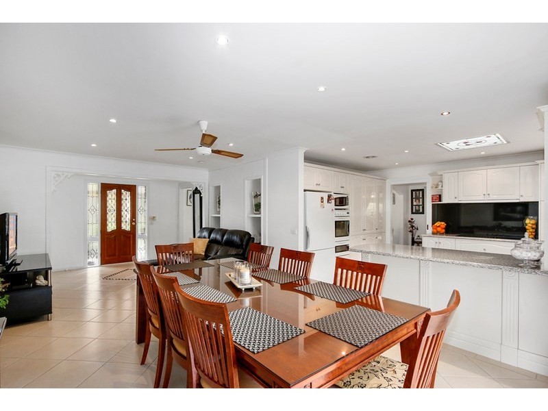 10 Read Road, Seville VIC 3139