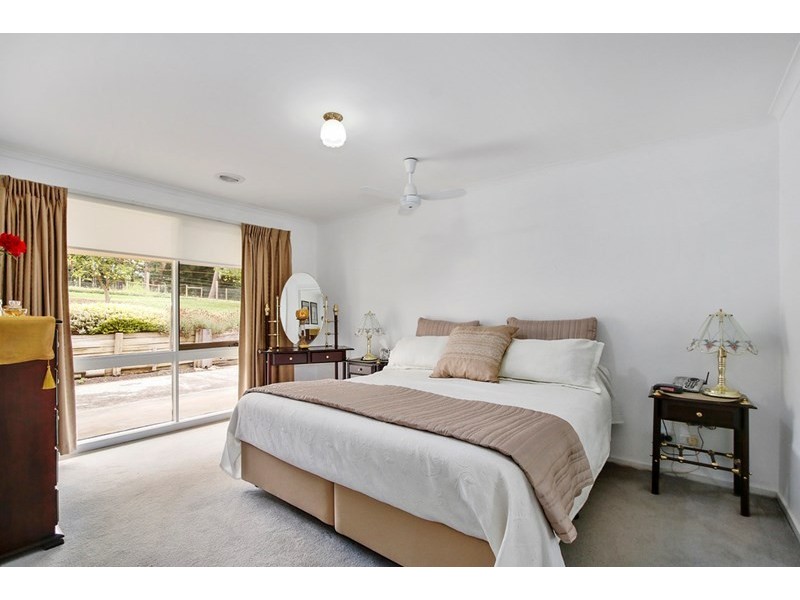 10 Read Road, Seville VIC 3139