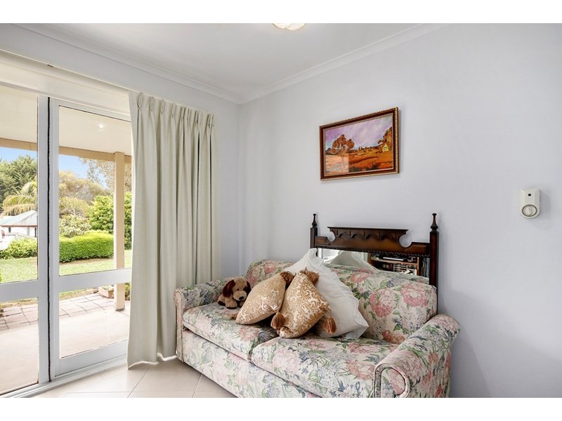 10 Read Road, Seville VIC 3139