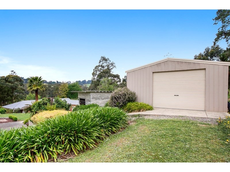 10 Read Road, Seville VIC 3139