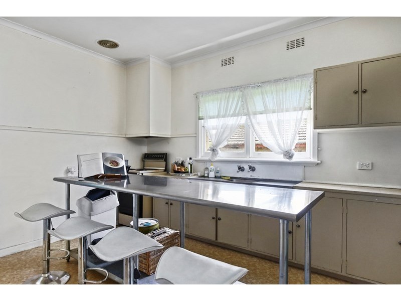 29 Illoura Avenue, Ringwood East VIC 3135