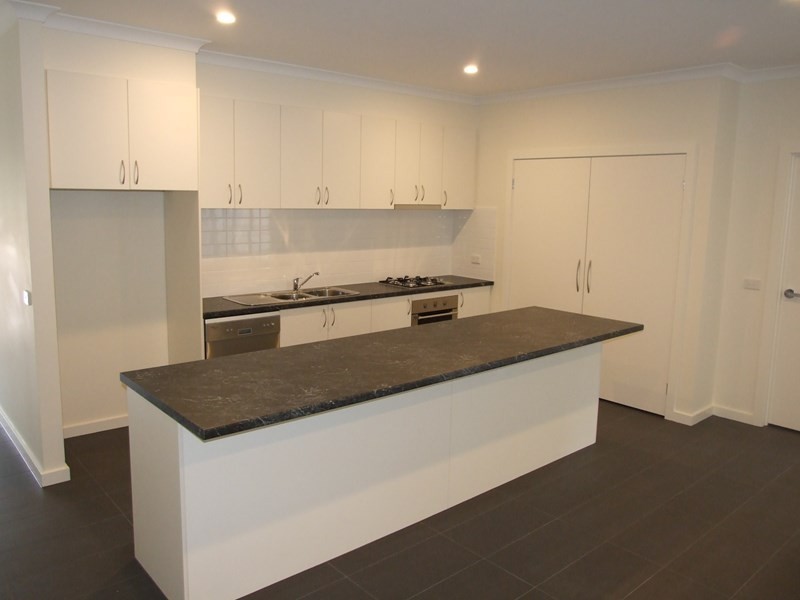 13 Hansford Close, Kilsyth VIC 3137