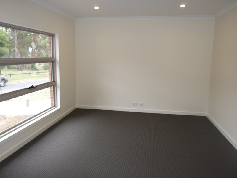 13 Hansford Close, Kilsyth VIC 3137