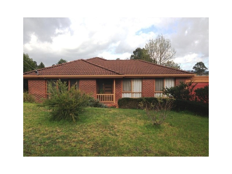 4 Songbird Avenue, Chirnside Park VIC 3116