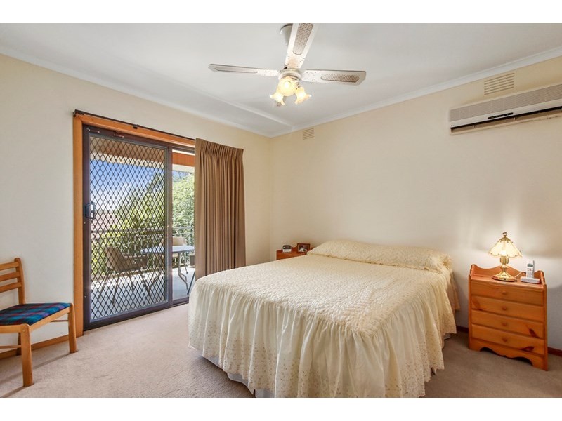 6 Greenglades Court, Wandin North VIC 3139
