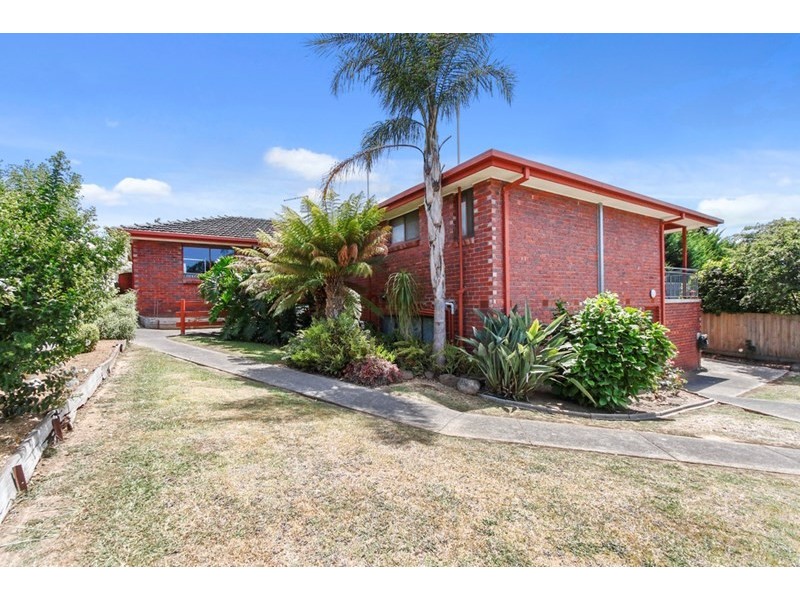 6 Greenglades Court, Wandin North VIC 3139