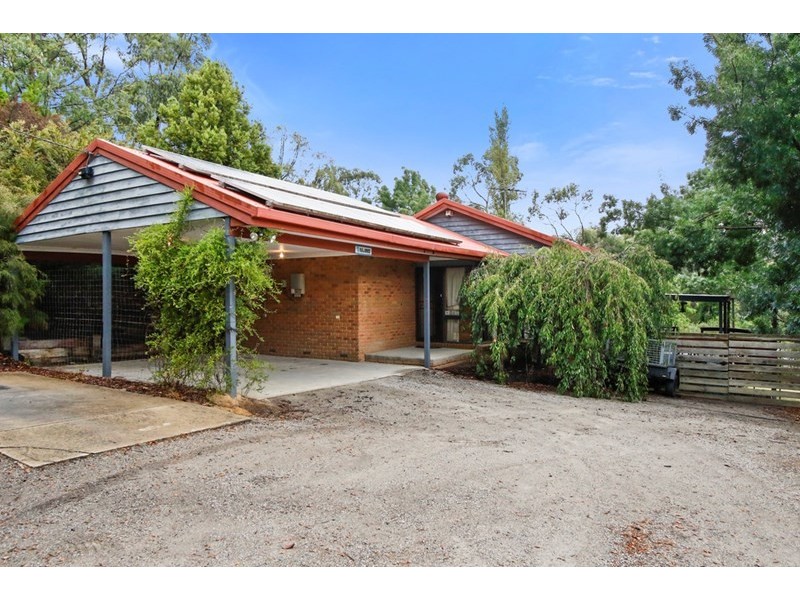 14 Benton Road, Healesville VIC 3777