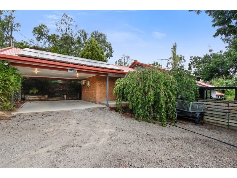 14 Benton Road, Healesville VIC 3777