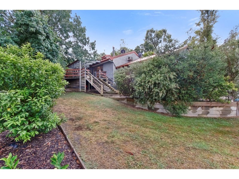 14 Benton Road, Healesville VIC 3777