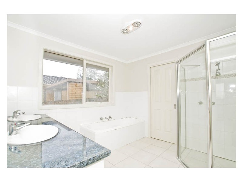 31 Carole Avenue, Chirnside Park VIC 3116