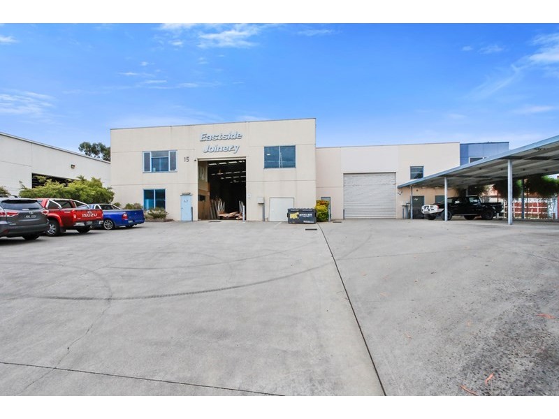15 Southfork Drive, Kilsyth South VIC 3137