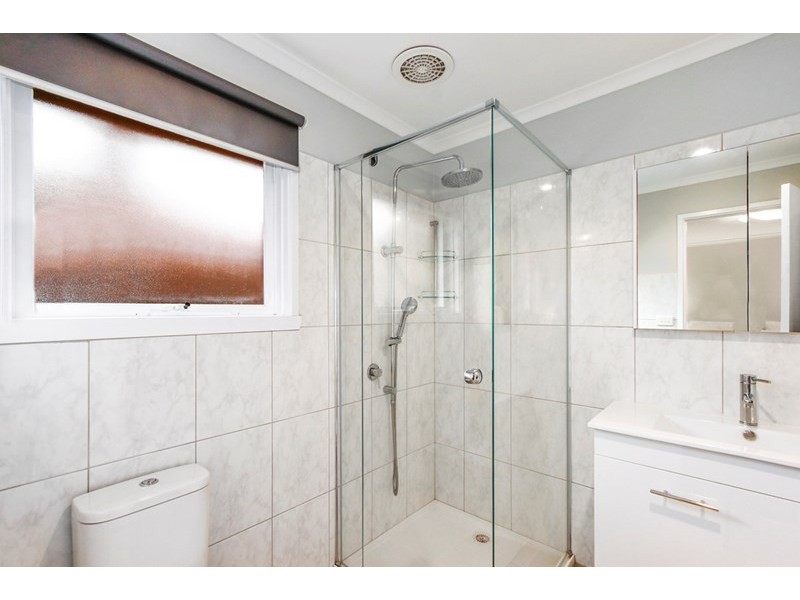 14 Greenbank Drive, Mooroolbark VIC 3138