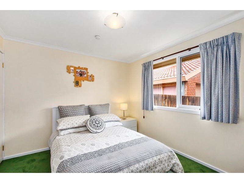 14 Greenbank Drive, Mooroolbark VIC 3138