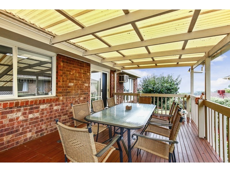 14 Greenbank Drive, Mooroolbark VIC 3138