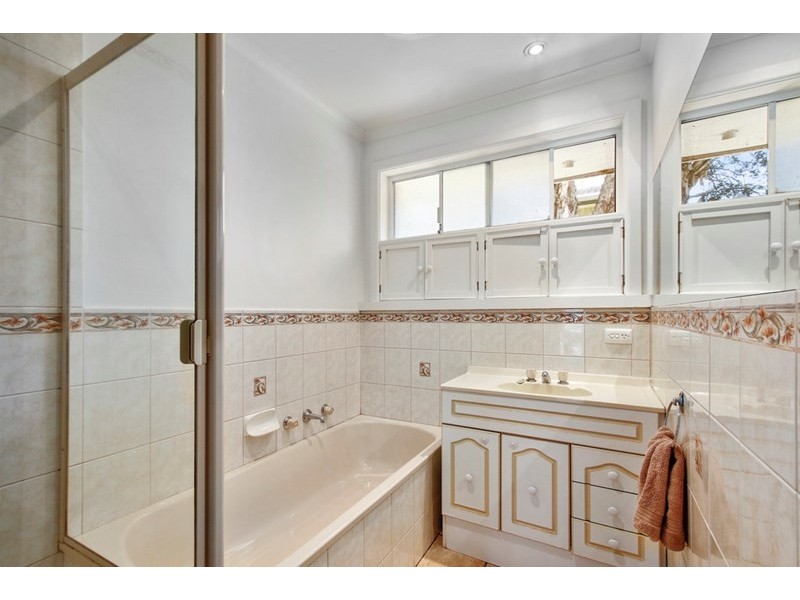 9 Elms Road, Mooroolbark VIC 3138