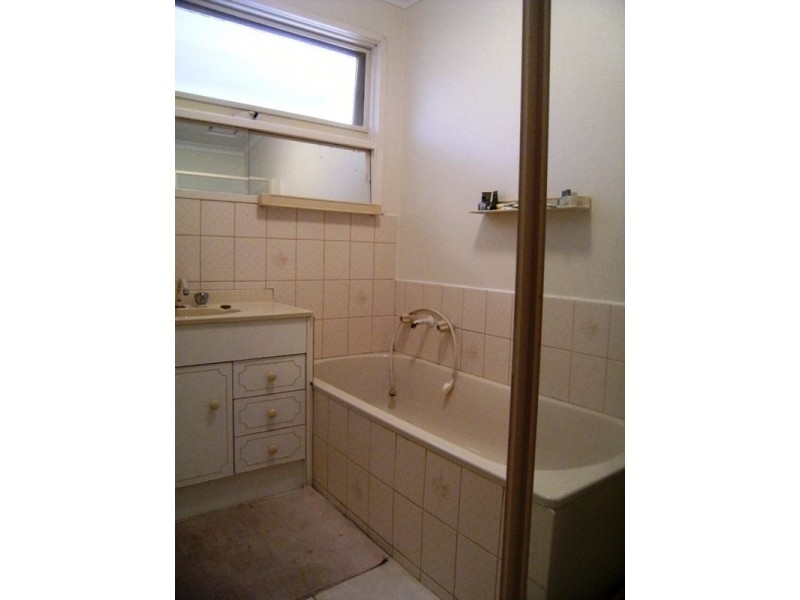 70 Lee Ann Crescent, Croydon VIC 3136