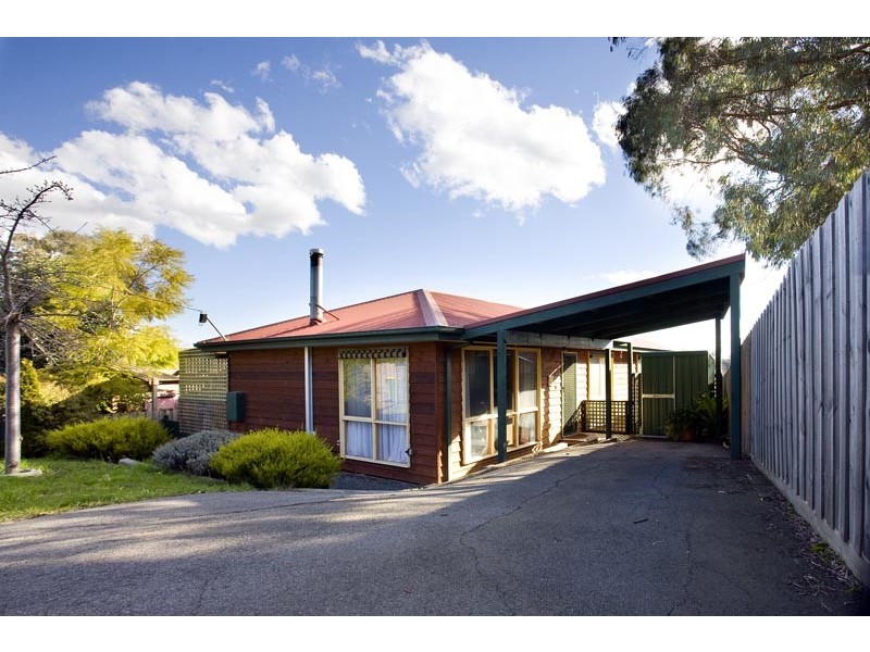 51 Sugarloaf Drive, Chirnside Park VIC 3116