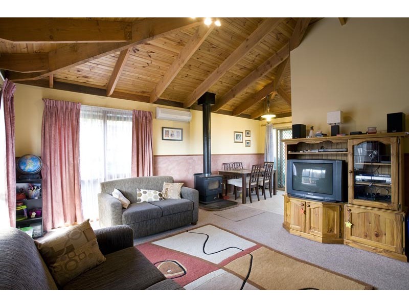 51 Sugarloaf Drive, Chirnside Park VIC 3116