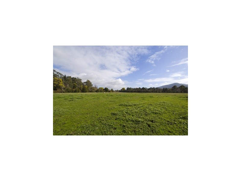 2100 Don Road, Launching Place VIC 3139