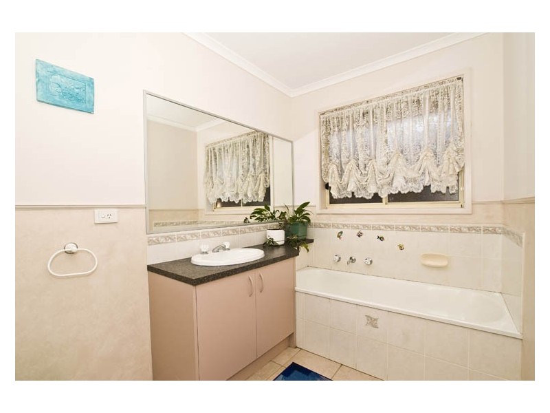 25 Bristol Crescent, Lilydale VIC 3140