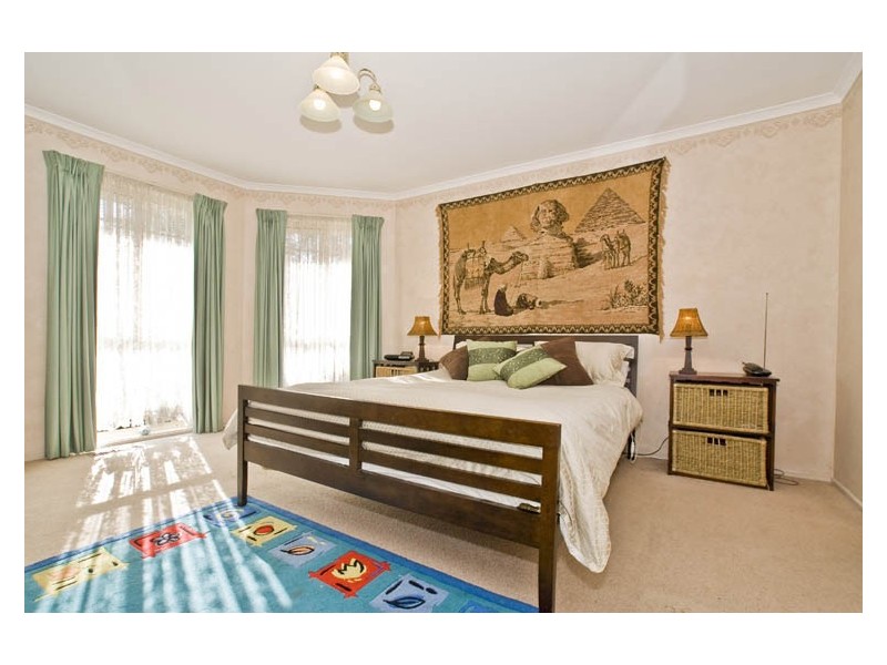 25 Bristol Crescent, Lilydale VIC 3140
