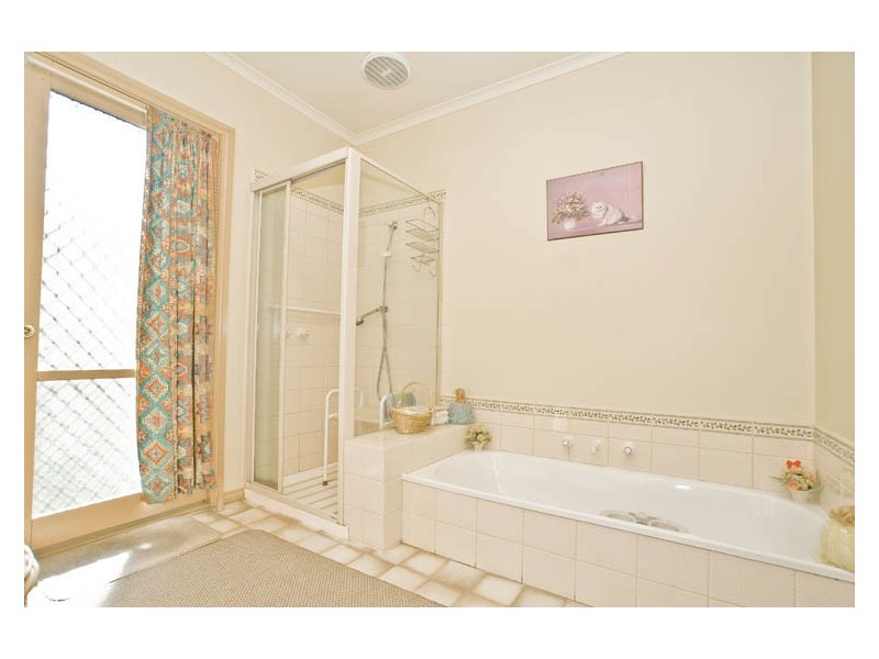 2/22 McComb Street, Lilydale VIC 3140