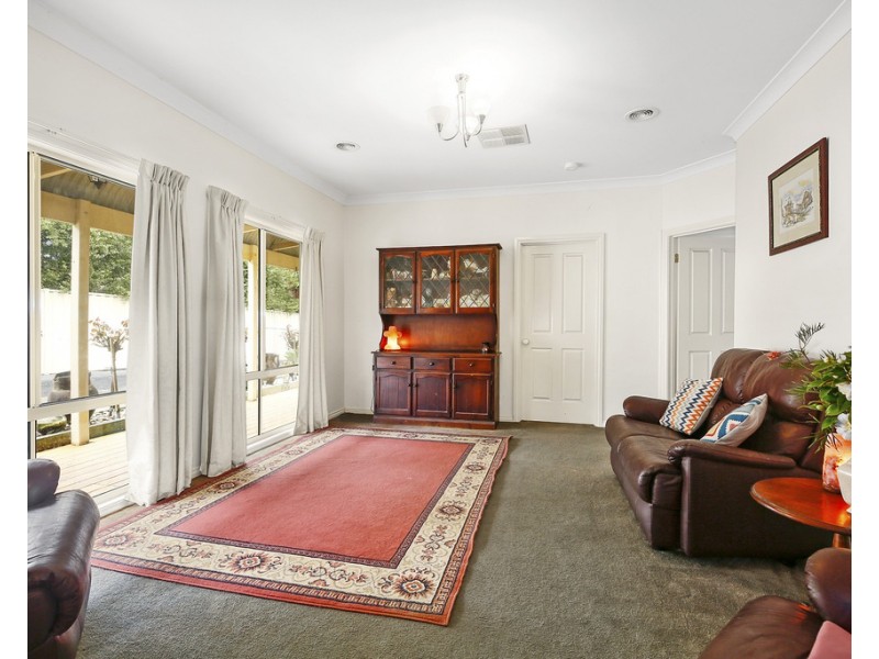 12 Sebire Avenue, Wandin North VIC 3139