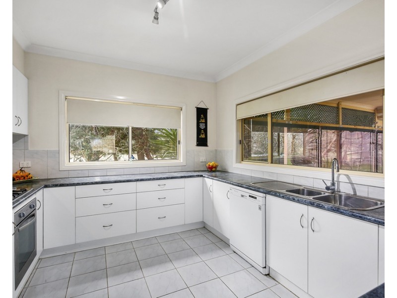 12 Sebire Avenue, Wandin North VIC 3139
