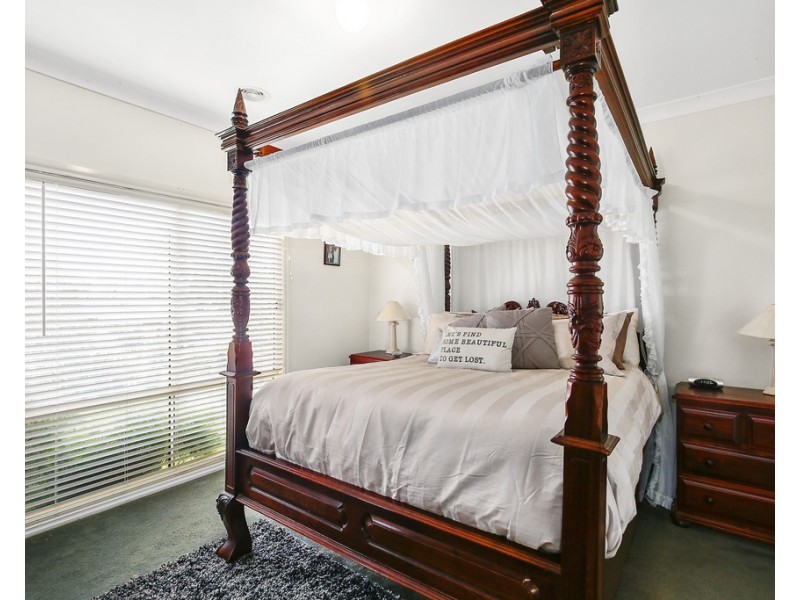 12 Sebire Avenue, Wandin North VIC 3139