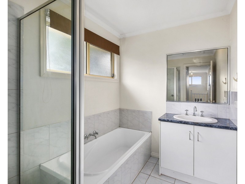 12 Sebire Avenue, Wandin North VIC 3139