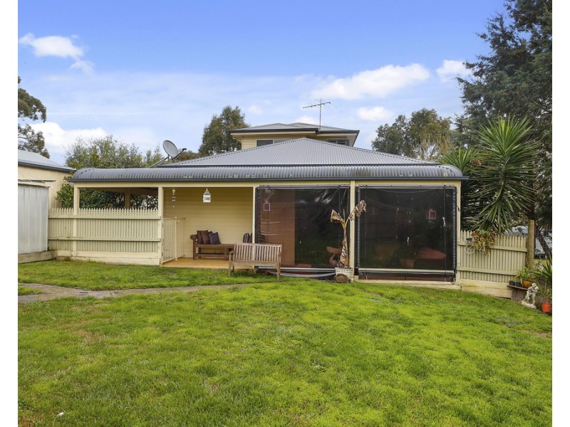 12 Sebire Avenue, Wandin North VIC 3139