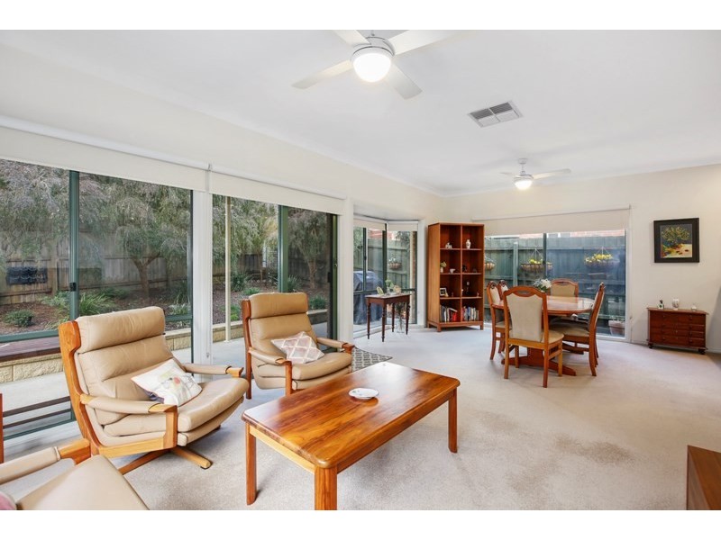 26 Chatswood Grove, Chirnside Park VIC 3116